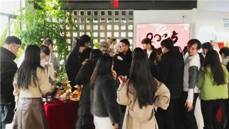 2025，與寶寶秀共迎璀璨元旦—— 新年新希望，美好從此刻啟航！
